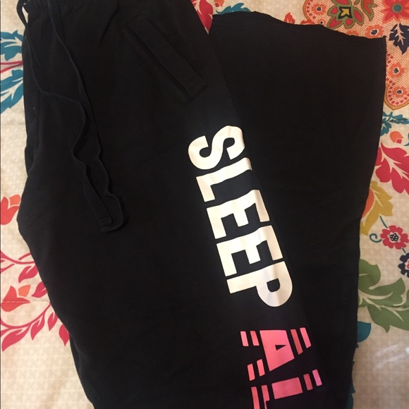 Unlisted clothes - Picture 4 of 4